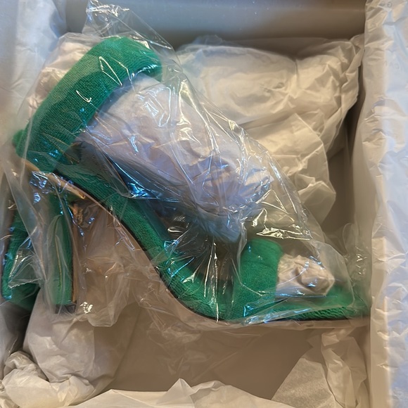 NIB Good American Terry Cloth Slip-On High Heeled Shoes - Picture 6 of 8